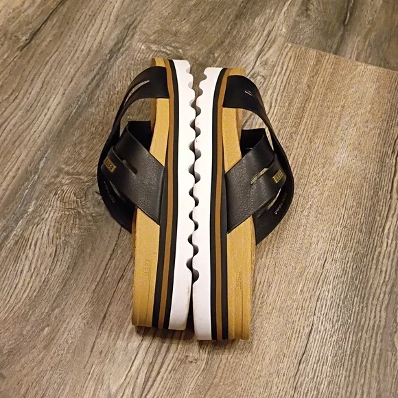 Reef Women's Cushion Bloom Hi Slide Black Strap Sandals Size 9 - Picture 7 of 9